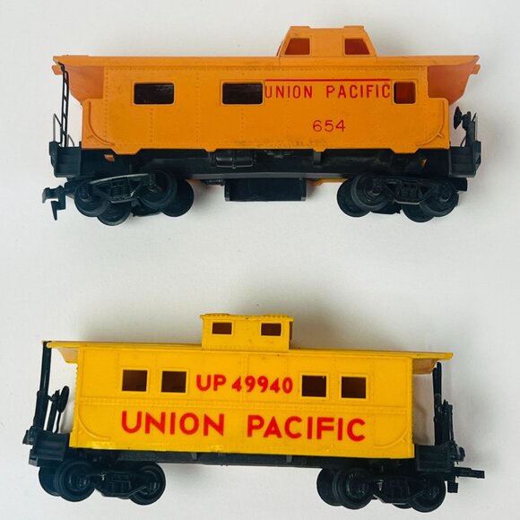 Vintage HO Scale 7 Caboose Train Cars Union Pacific, Pennsylvania & More - Picture 2 of 7